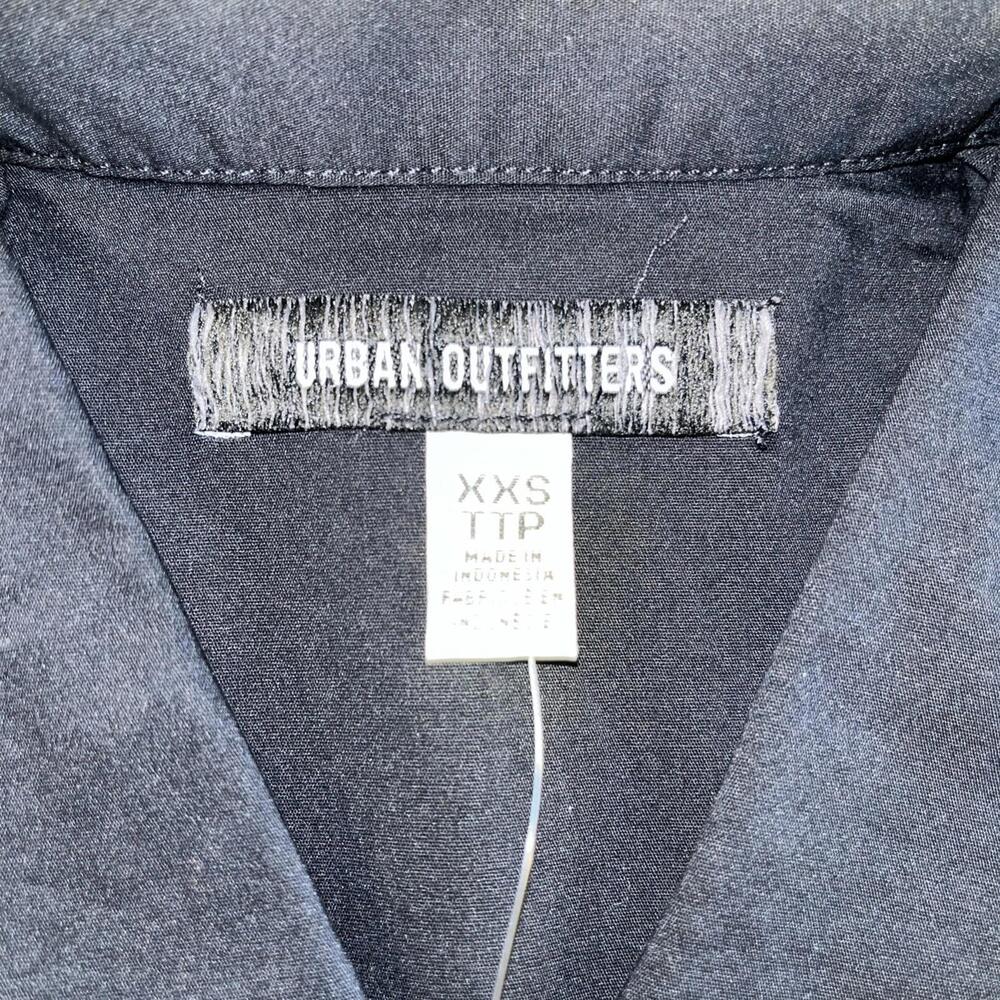 Urban Outfitters Women’s Sleeveless Button Front Collared Black Blouse XXS - Picture 9 of 11